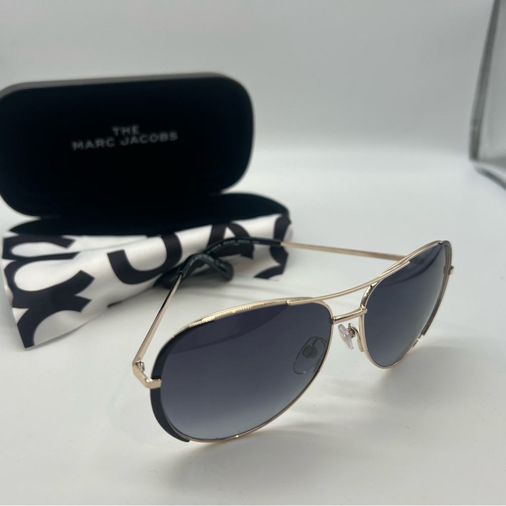 Brand NEW Marc Jacobs Gold and Black Aviator Sunglasses